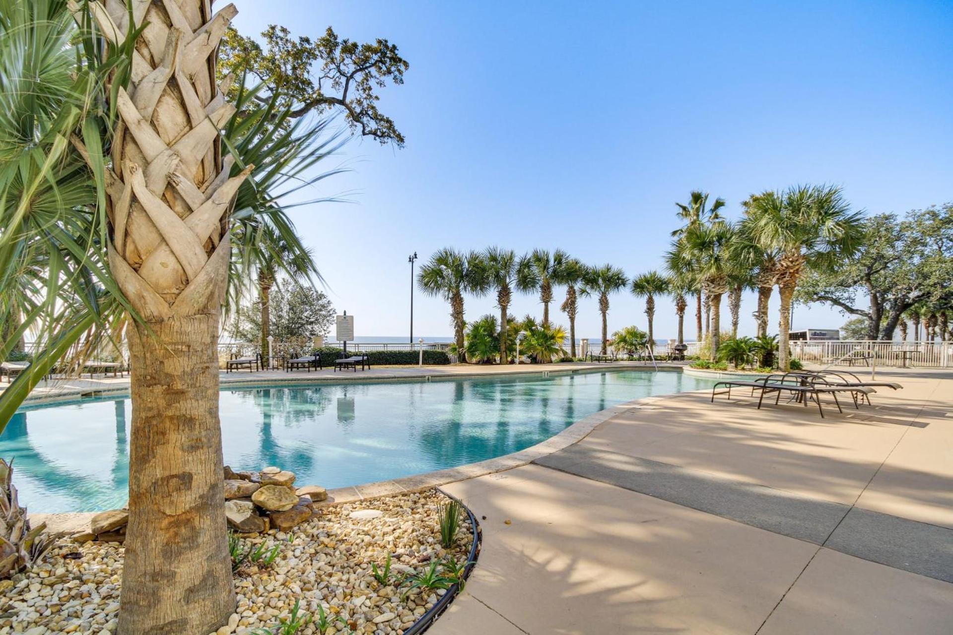 Charming Condo On The Beach/Legacy T2-1102 Gulfport Exterior photo